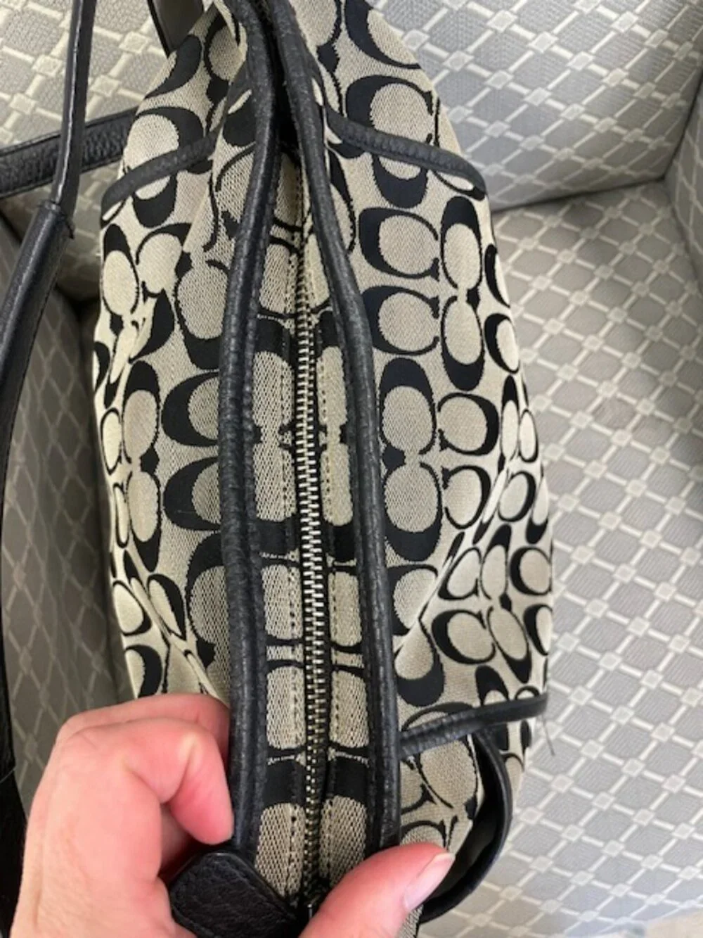 Coach Vintage Park Signature Hobo - Black and Tan